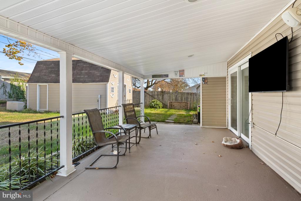 21 GENE AVE