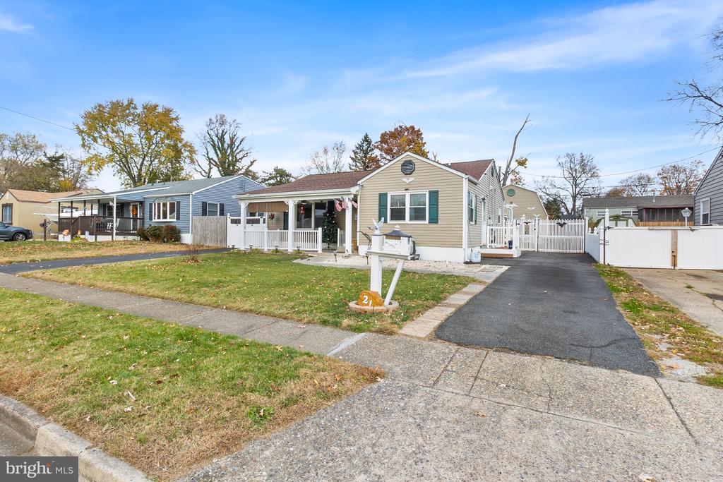 21 GENE AVE