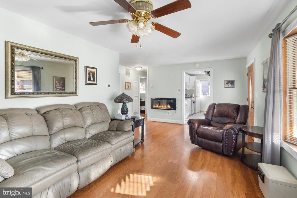 21 GENE AVE