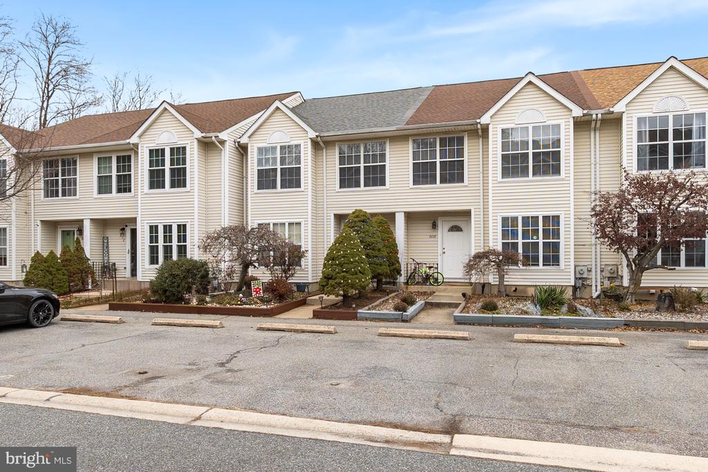 610 BENHAM COURT