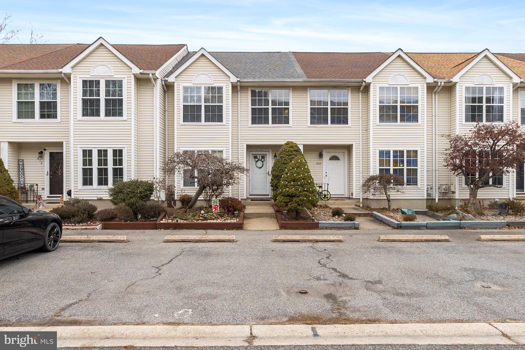 610 BENHAM COURT