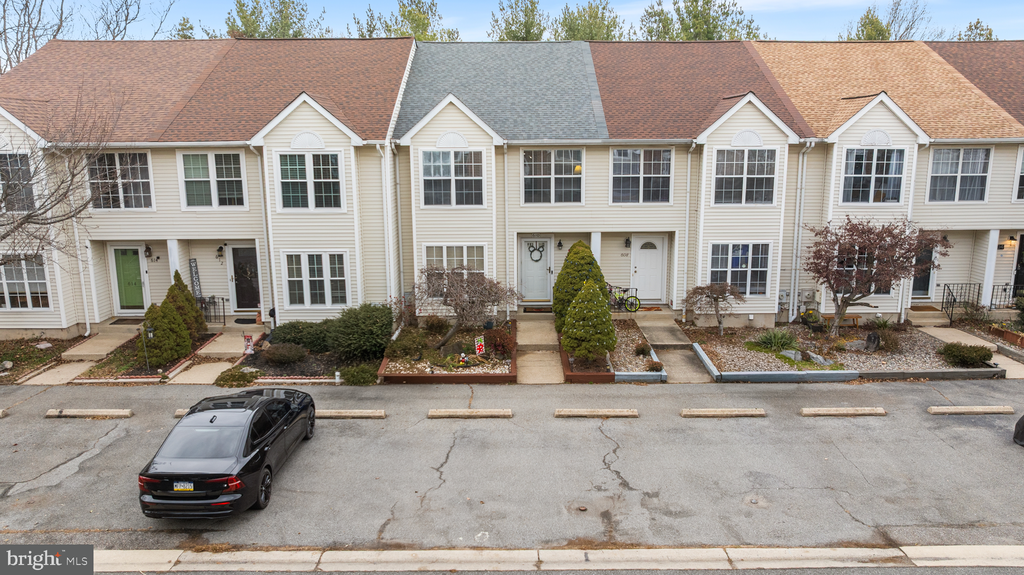 610 BENHAM COURT
