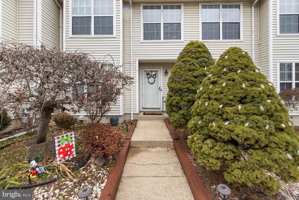 610 BENHAM COURT