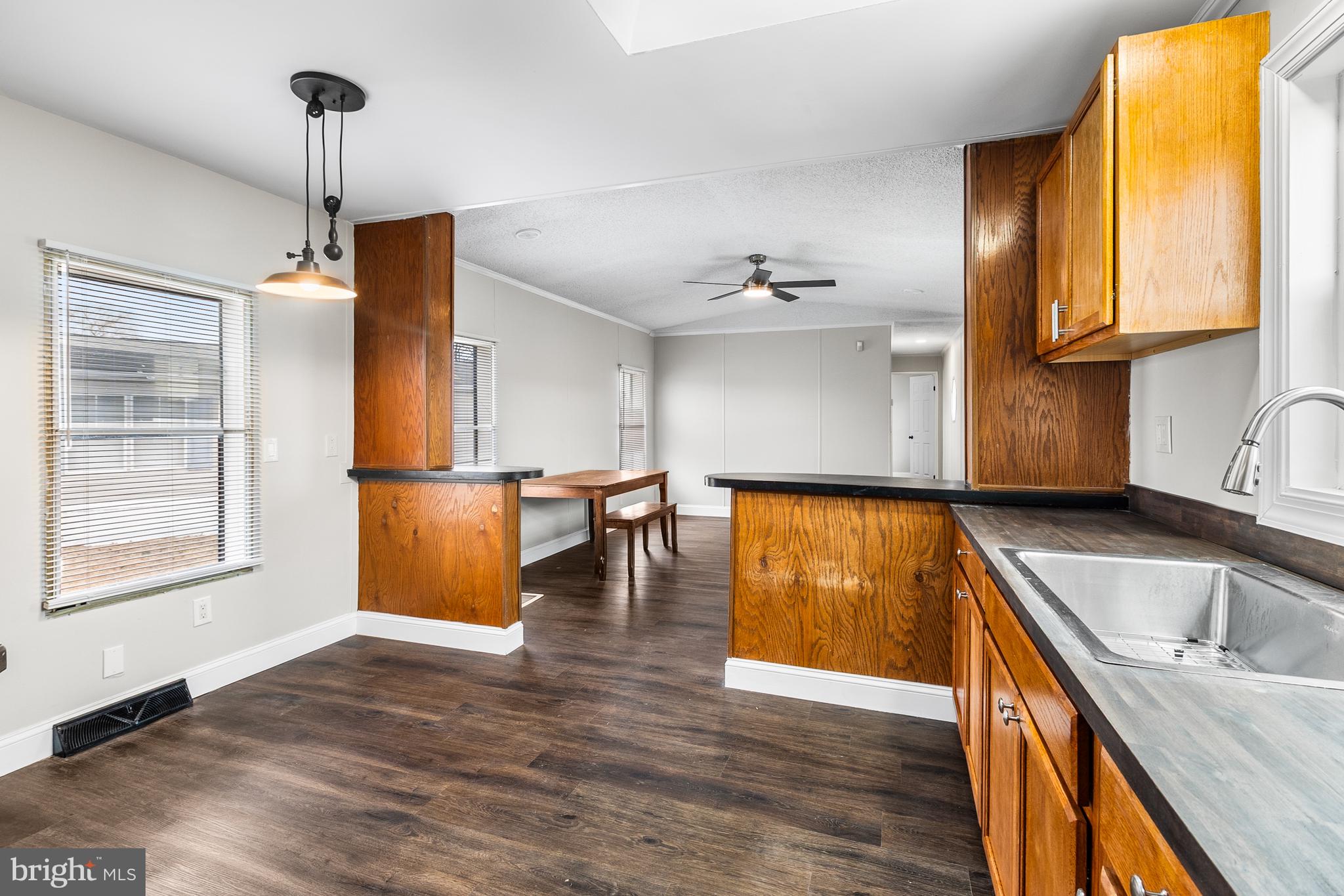 1211 DONNA MARIE WAY