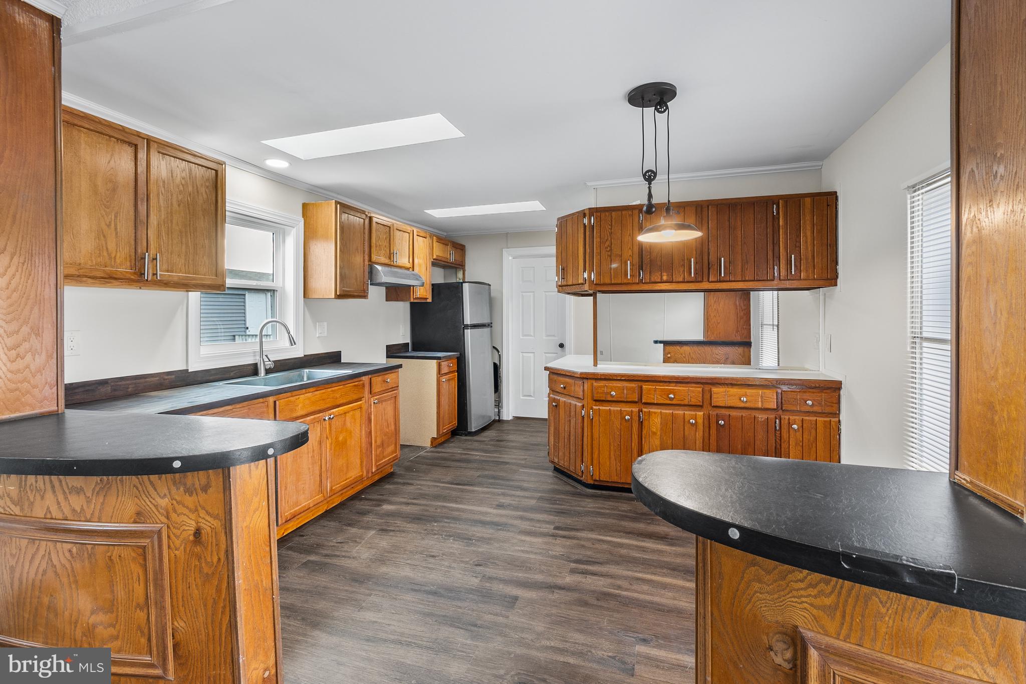 1211 DONNA MARIE WAY