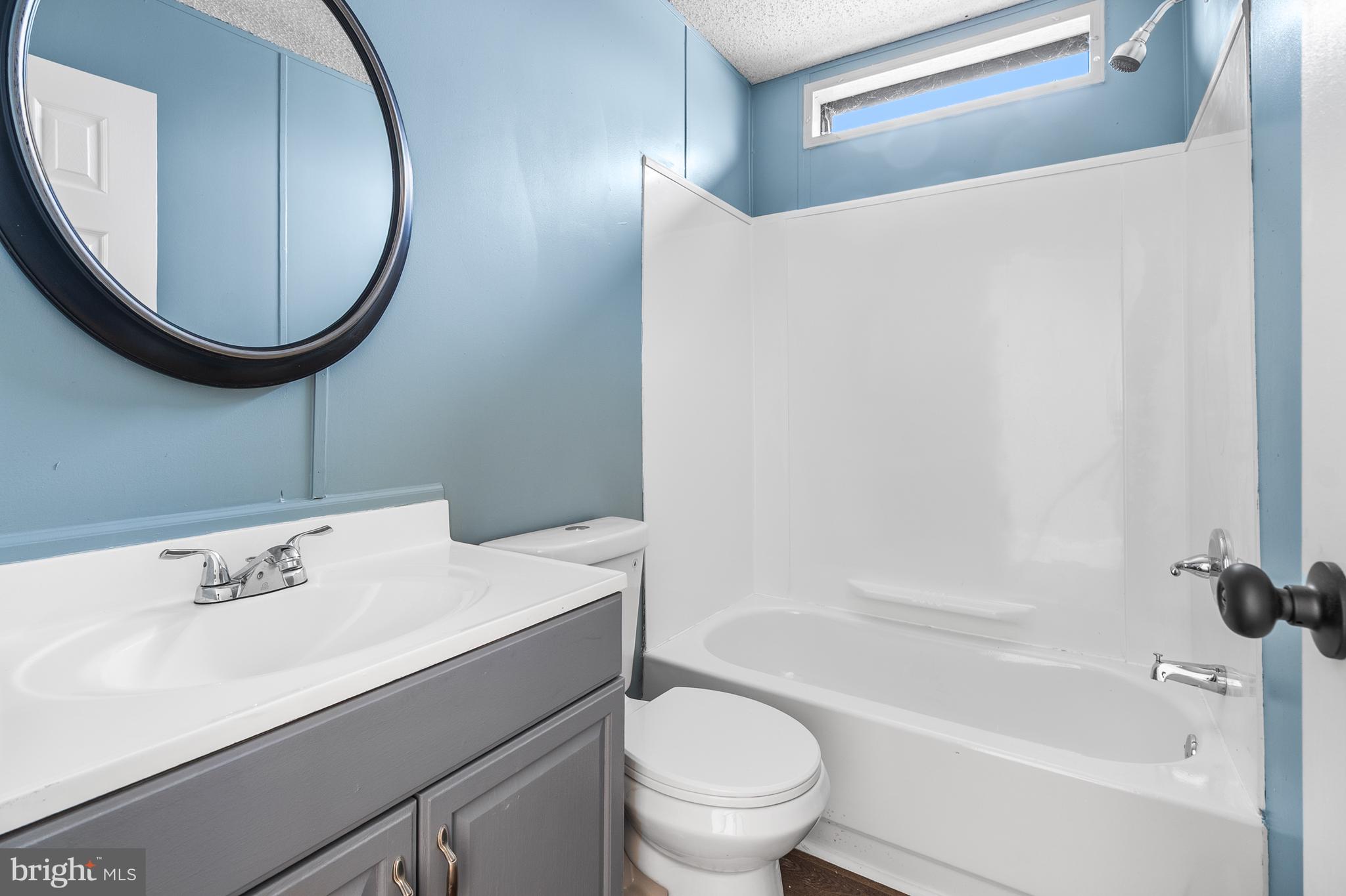 1211 DONNA MARIE WAY