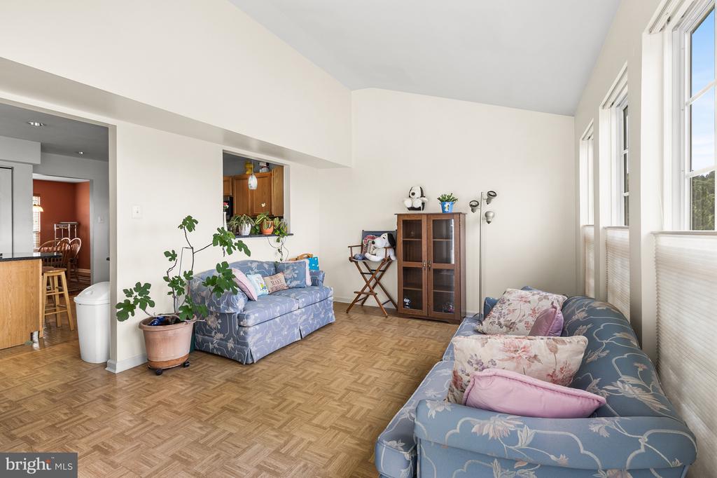 4 LEXTON ROAD