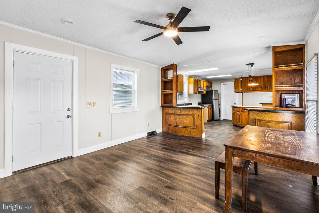1211 DONNA MARIE WAY