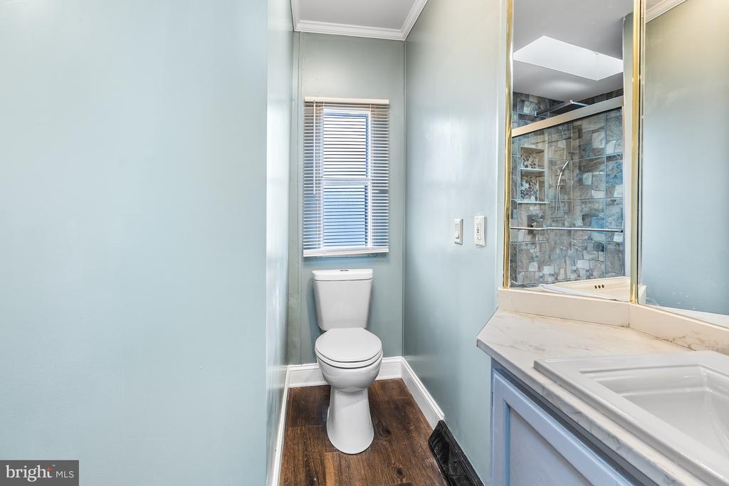 1211 DONNA MARIE WAY