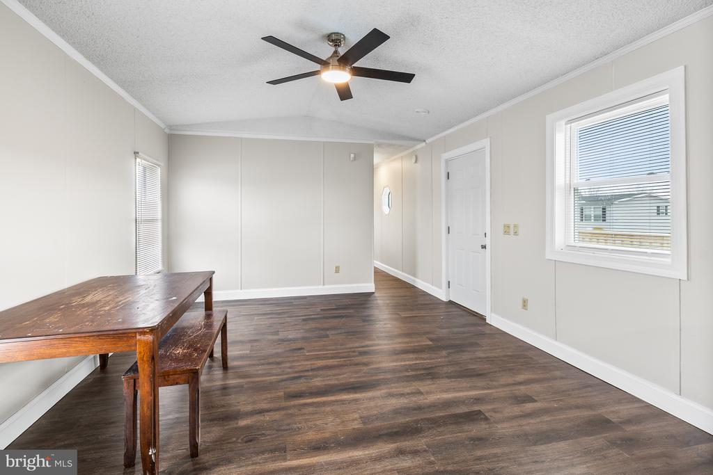 1211 DONNA MARIE WAY