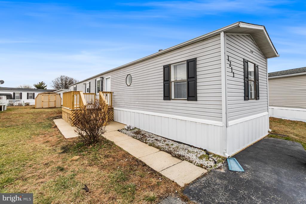 1211 DONNA MARIE WAY