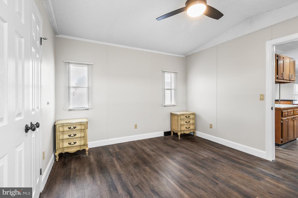 1211 DONNA MARIE WAY