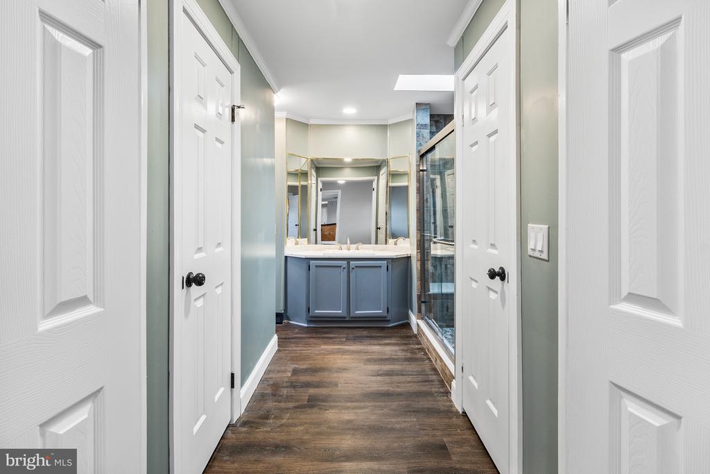 1211 DONNA MARIE WAY