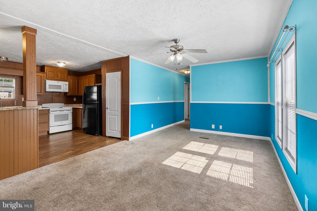 1733 BARBARA CIRCLE