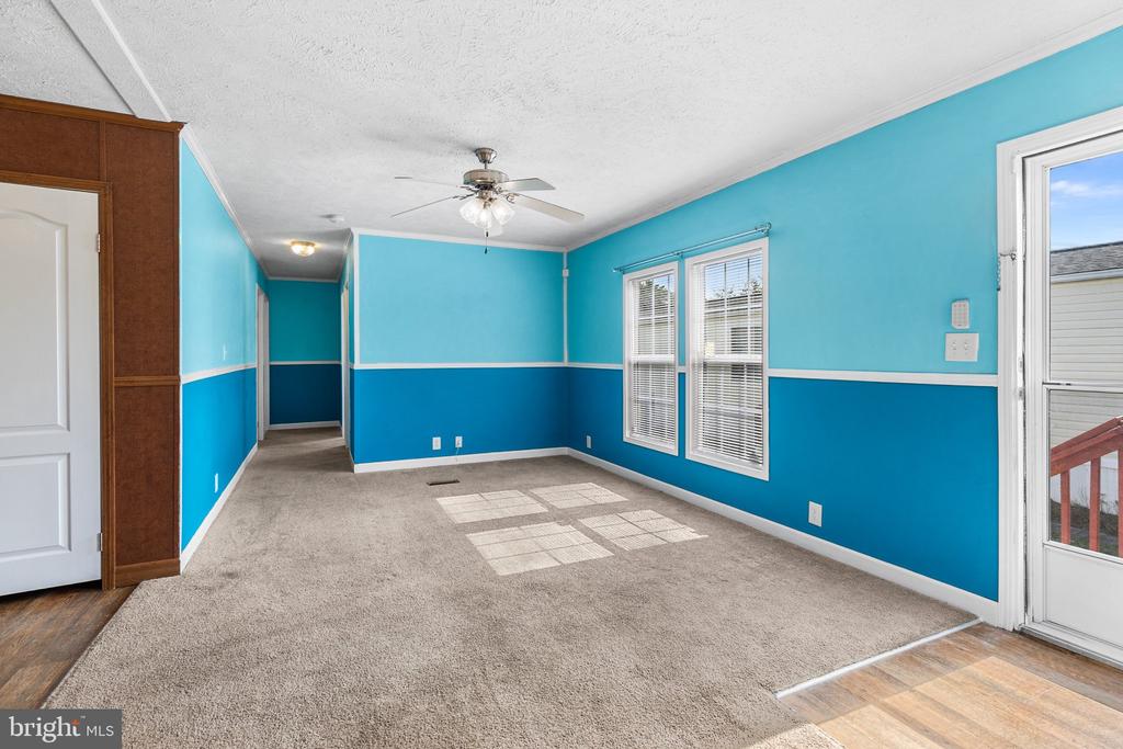 1733 BARBARA CIRCLE