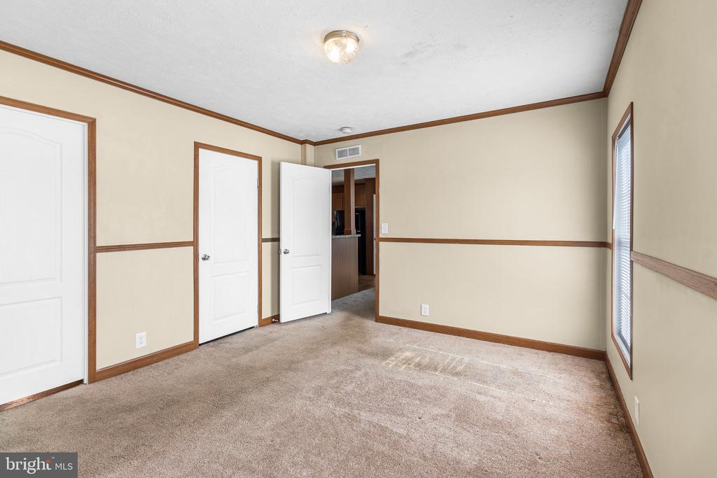 1733 BARBARA CIRCLE