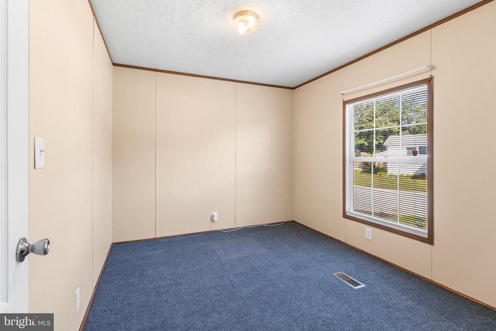 1733 BARBARA CIRCLE