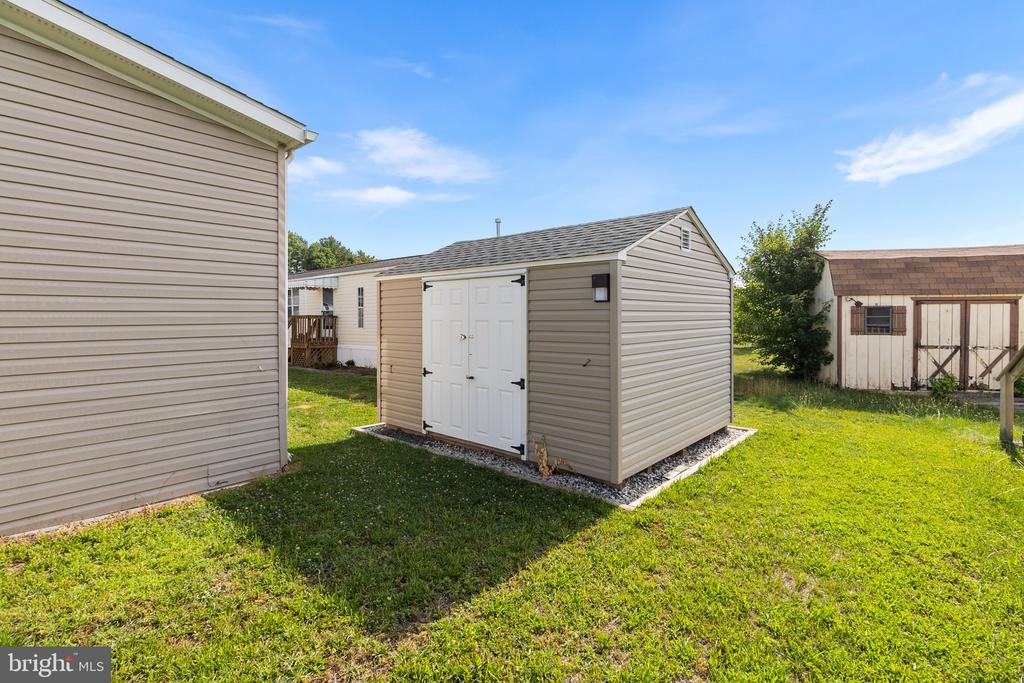 1733 BARBARA CIRCLE