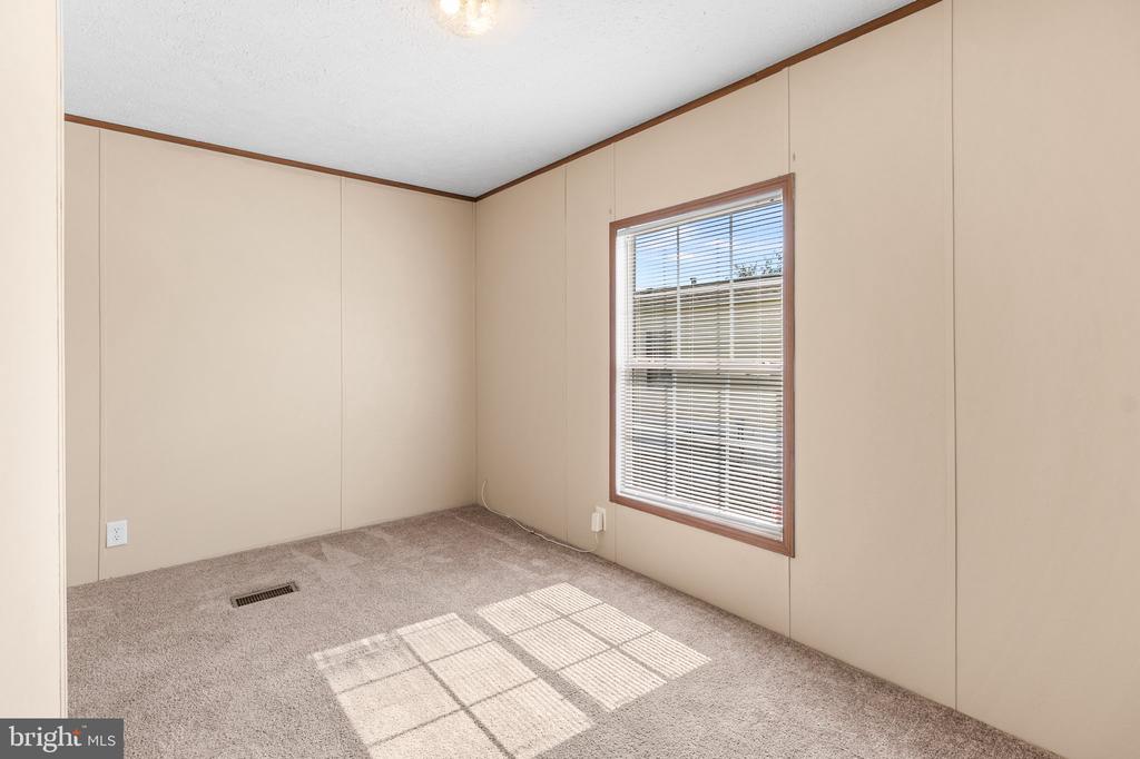1733 BARBARA CIRCLE