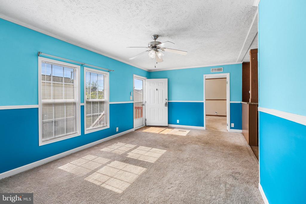 1733 BARBARA CIRCLE