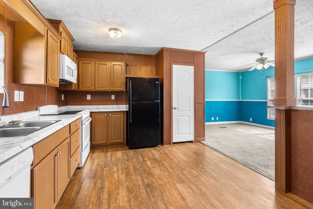 1733 BARBARA CIRCLE