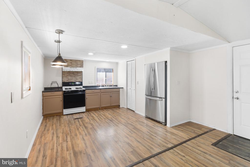 2 WESTVIEW WAY