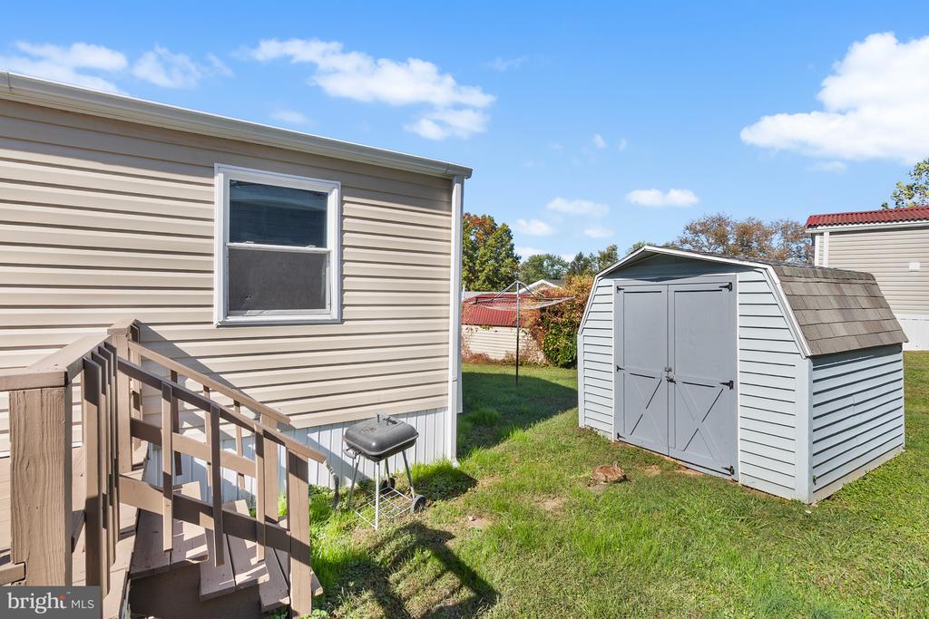 2 WESTVIEW WAY