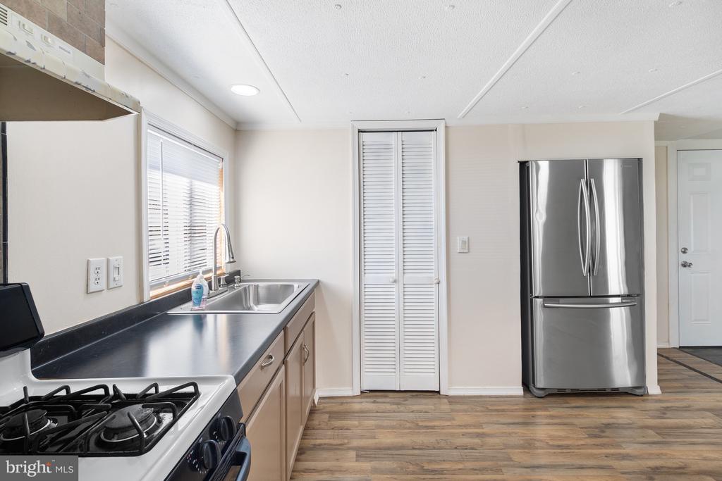 2 WESTVIEW WAY