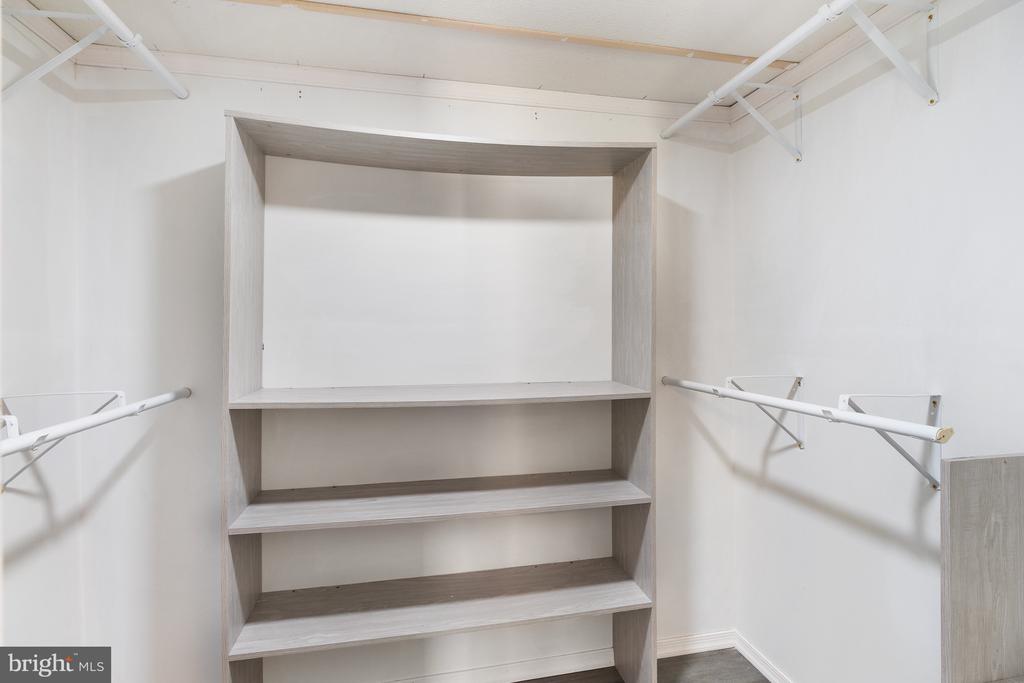 2 WESTVIEW WAY