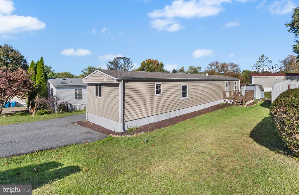 2 WESTVIEW WAY