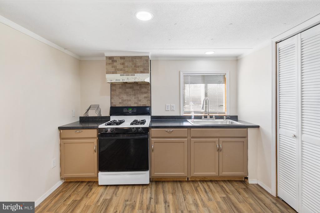 2 WESTVIEW WAY
