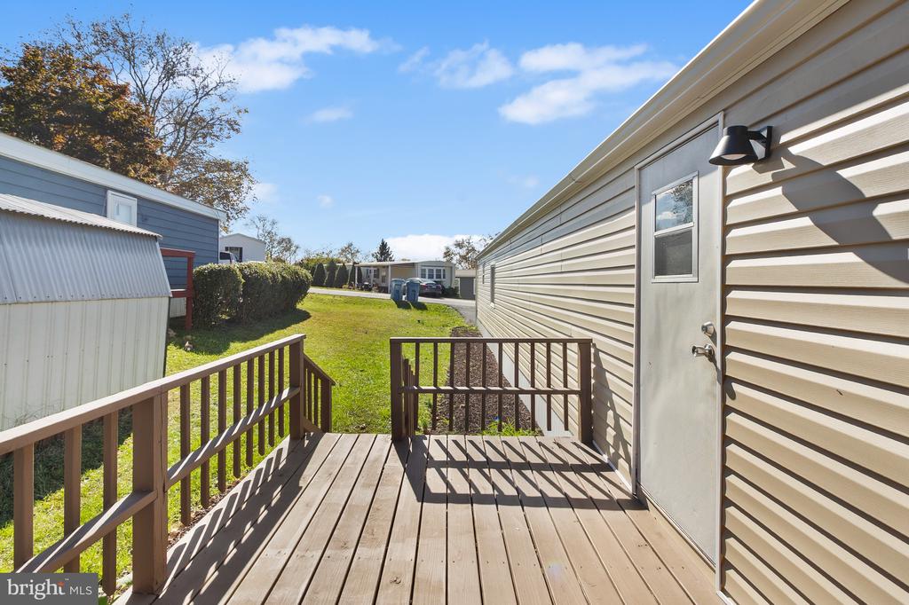 2 WESTVIEW WAY