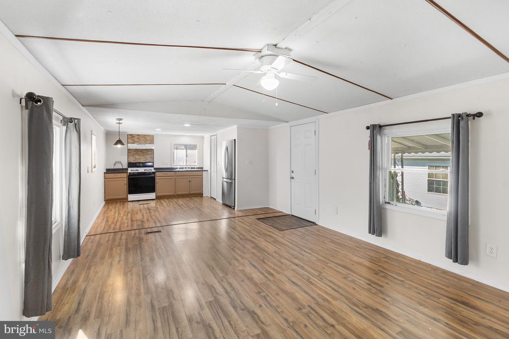 2 WESTVIEW WAY
