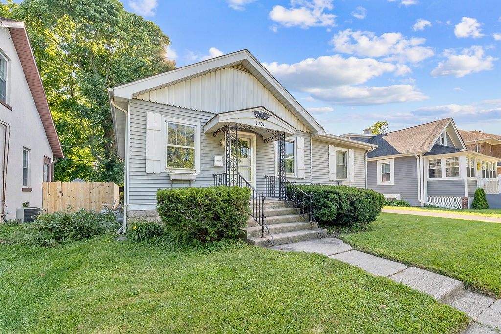 1201 N Mckinley Road