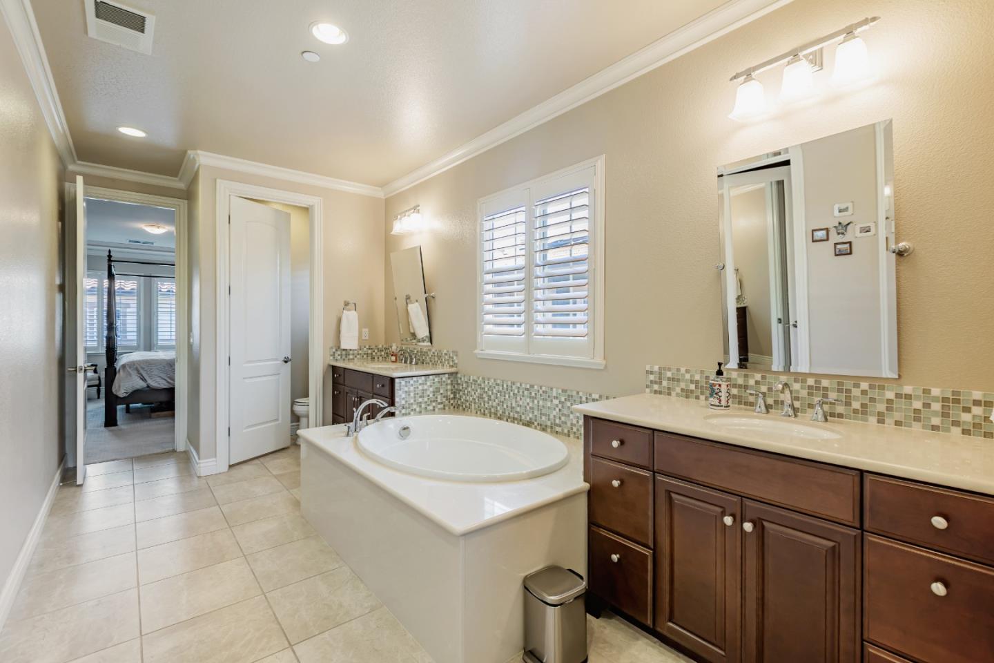 1802 Lavender Creek