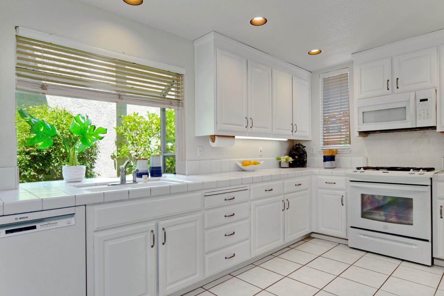 5633 Ravenna Court