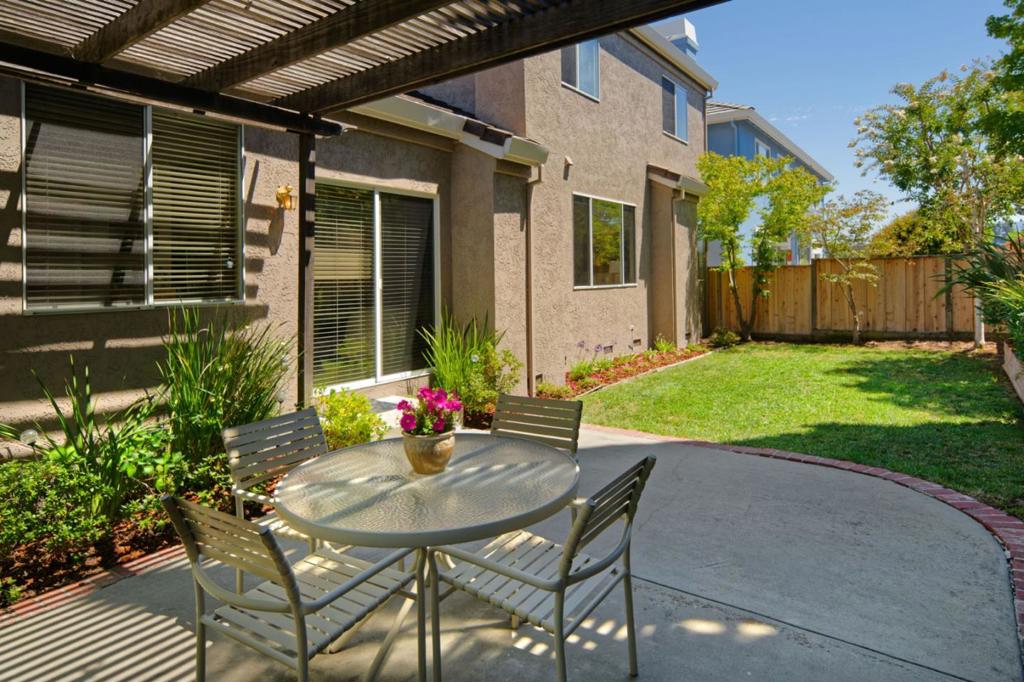 5633 Ravenna Court