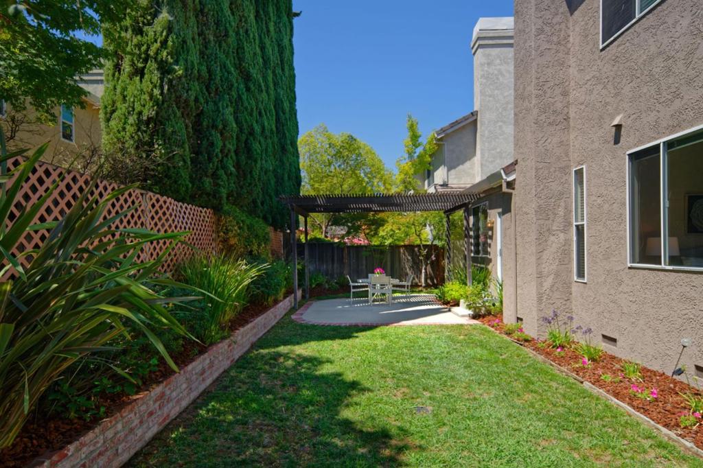 5633 Ravenna Court