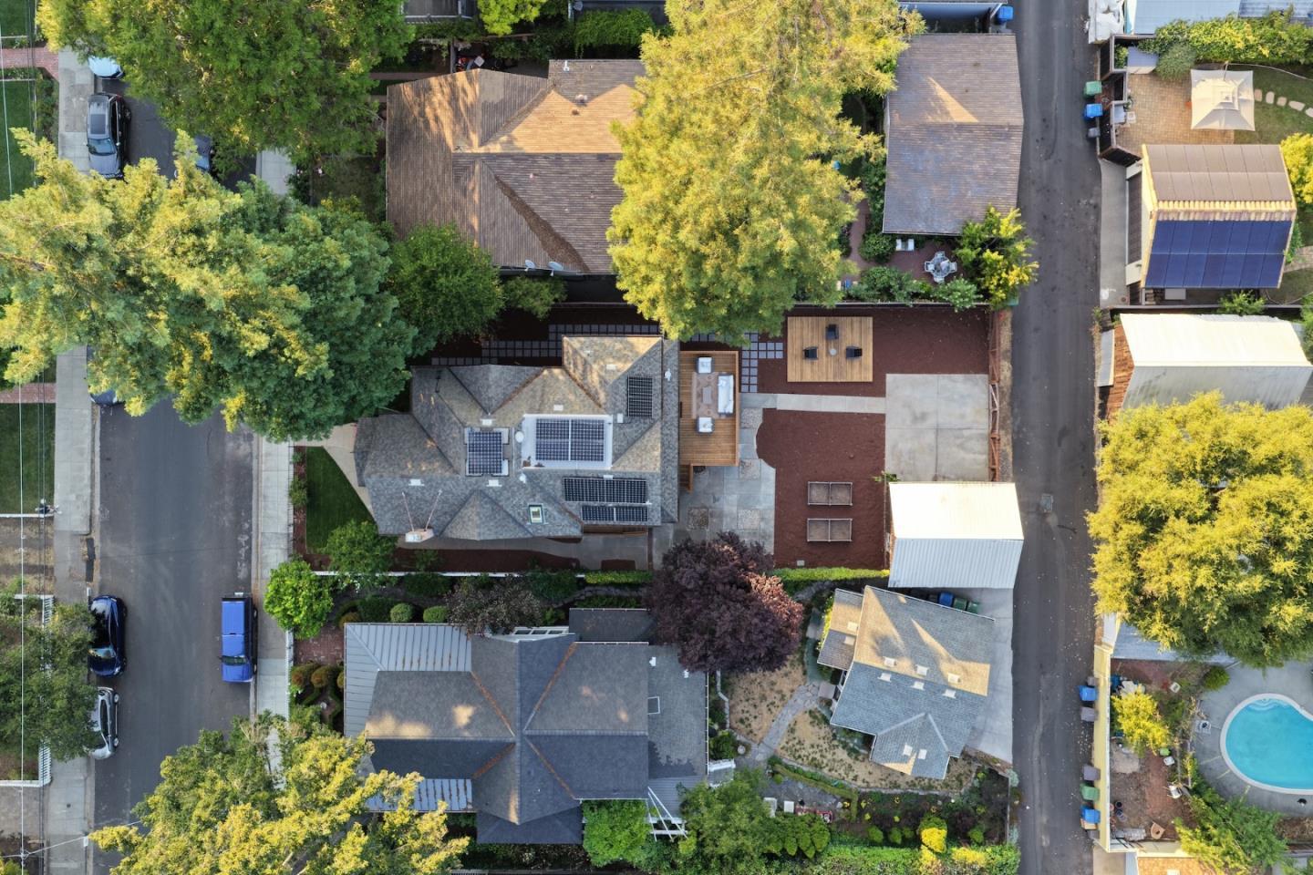 135 Johnson AVE