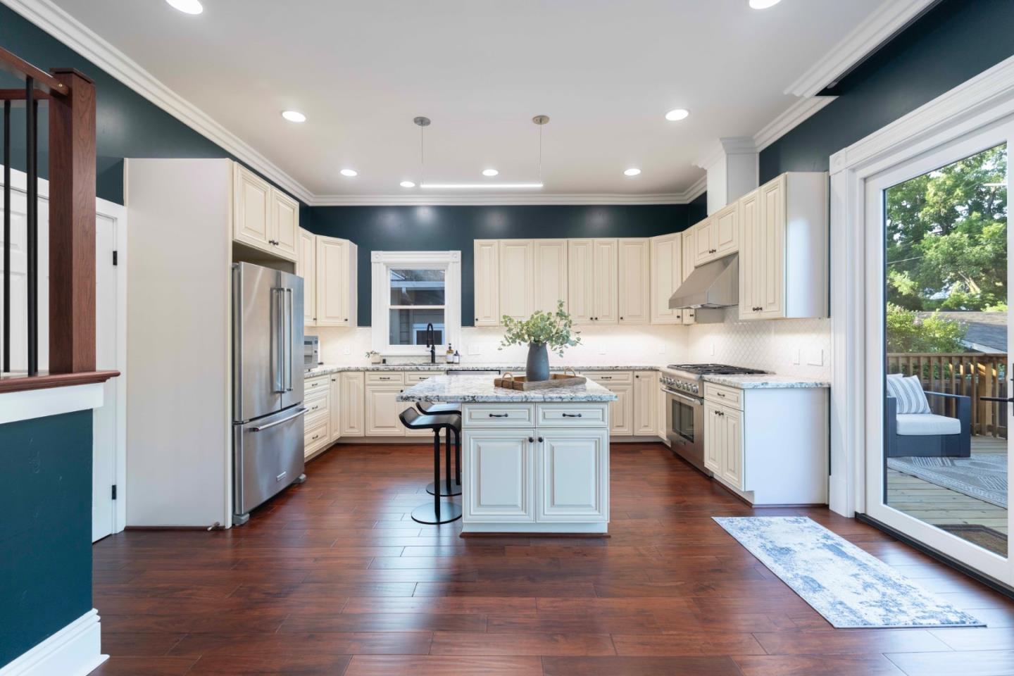 135 Johnson AVE