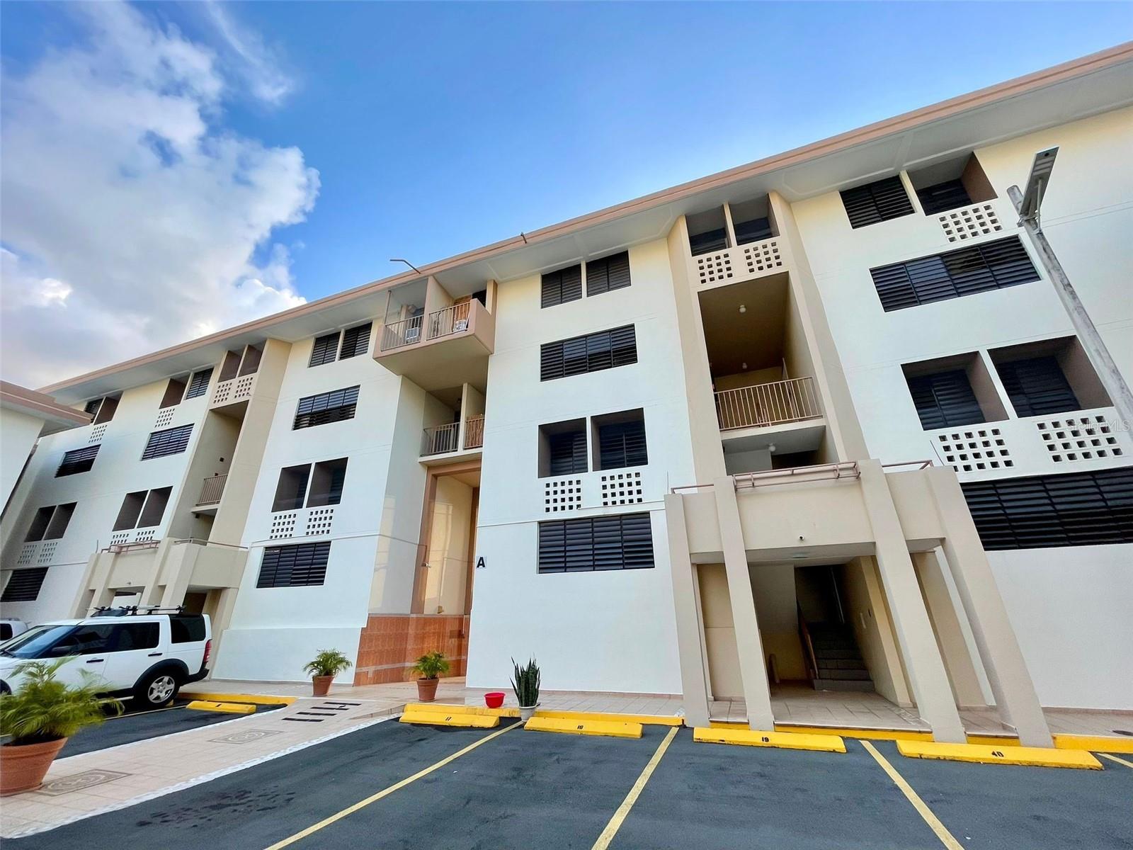 Atrium Plaza HOSTOS AVE #102A