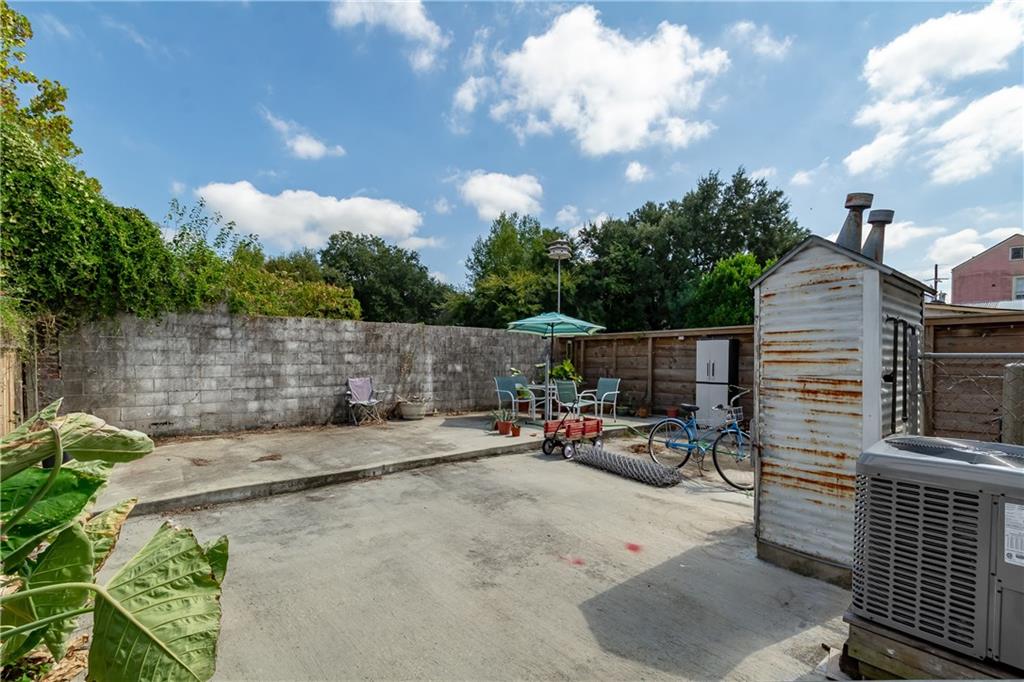 1025 FRENCHMEN Street