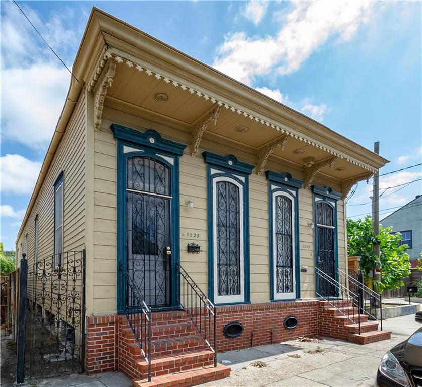 1025 FRENCHMEN Street