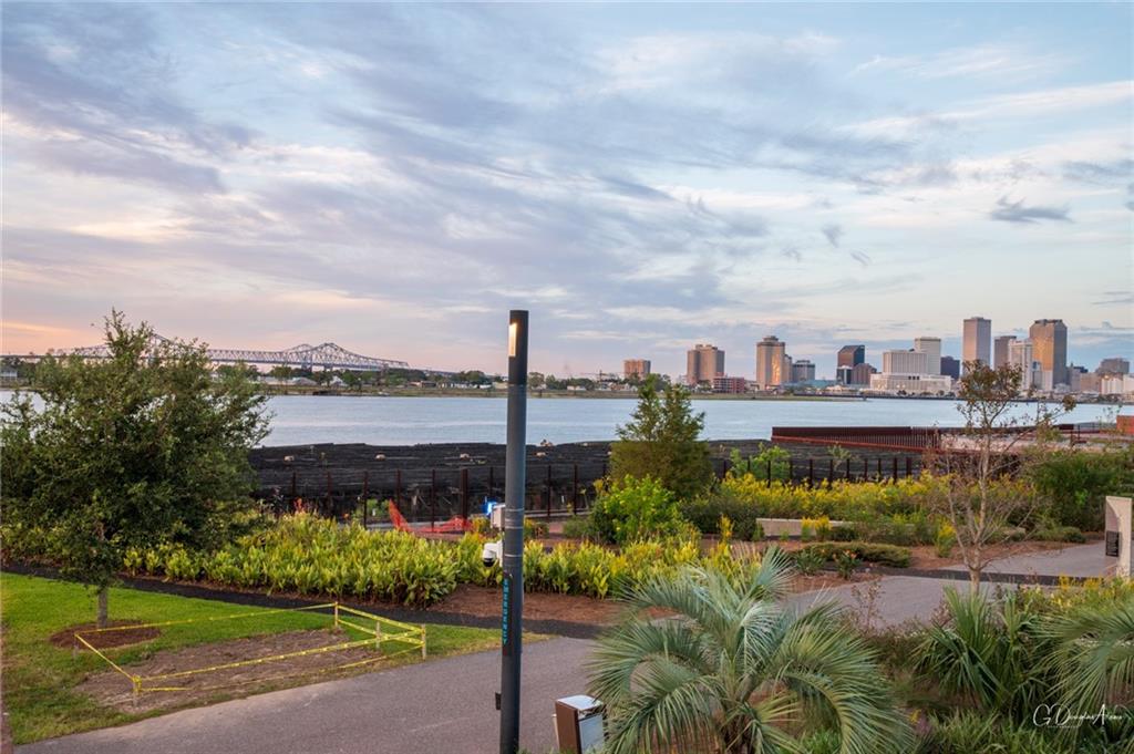 900 BARTHOLOMEW Street 418