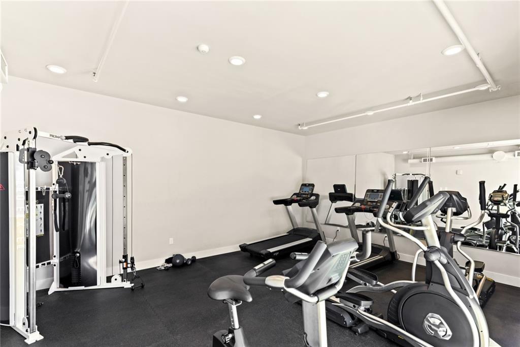 900 BARTHOLOMEW Street 418