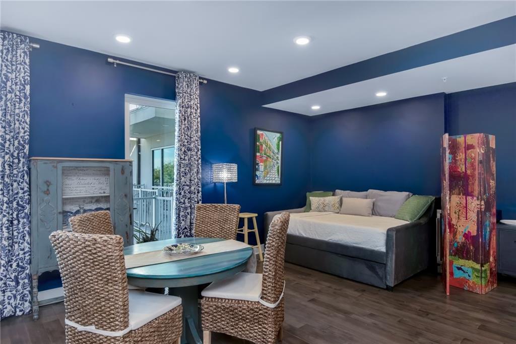 900 BARTHOLOMEW Street 418