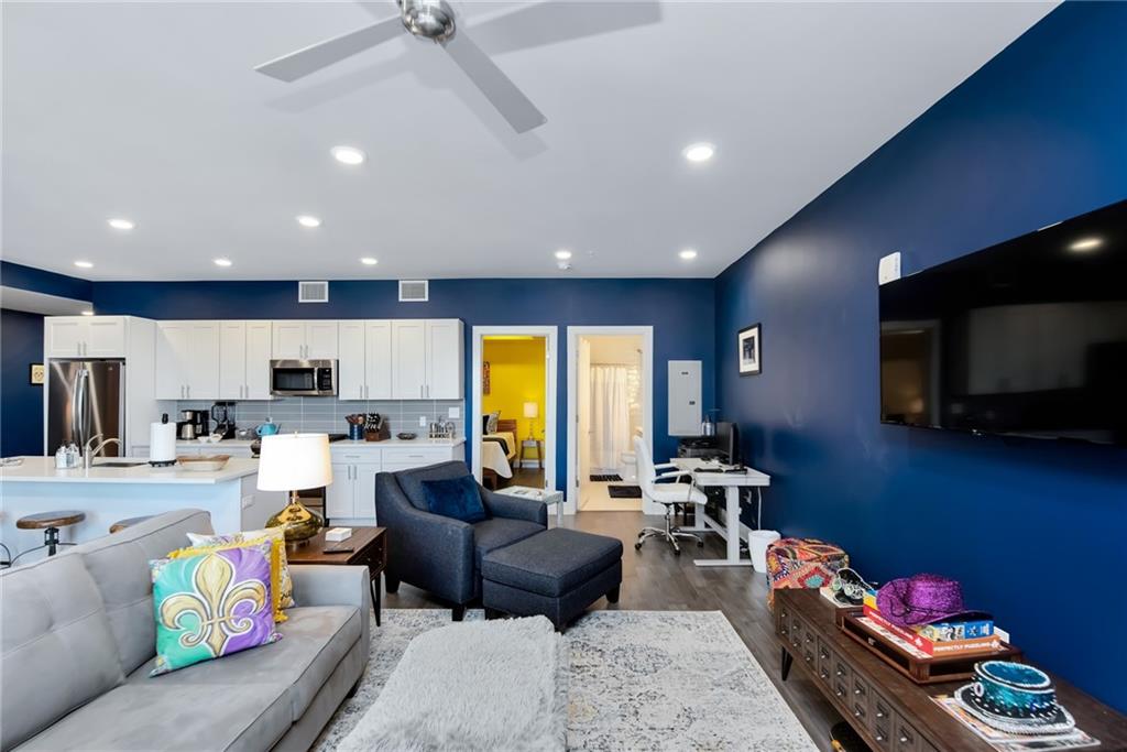 900 BARTHOLOMEW Street 418