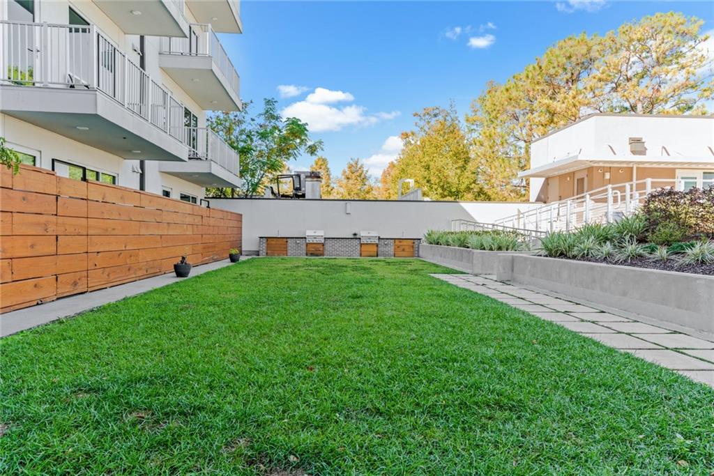 900 BARTHOLOMEW Street 418