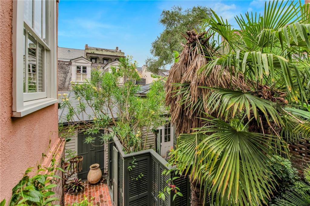 625 DUMAINE ST Street