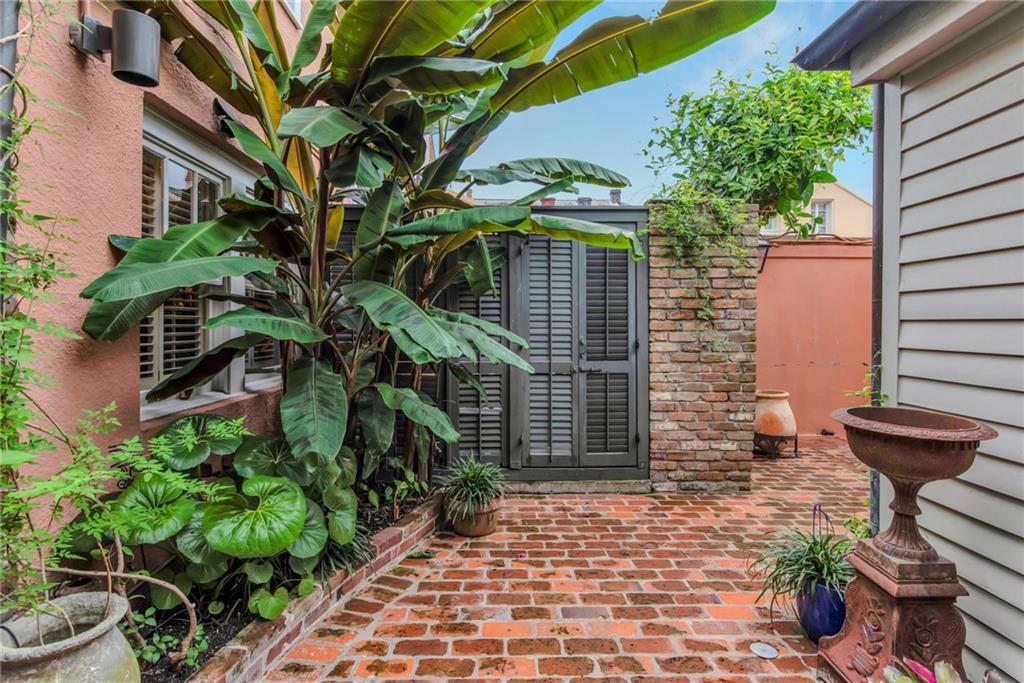 625 DUMAINE ST Street